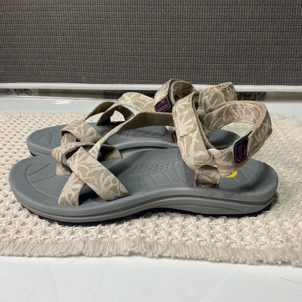 Pacific Mountain Woman's Avery Beige Outdoor Sandals Adjustable Straps Size 9